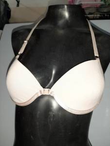 Suti Nude Com Bijuteria Nas Costas - 42/m