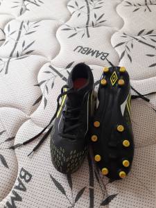 Chuteira Umbro Usou Um Vez