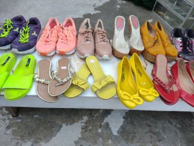 Lote De Sapatos N36/37 ....200 Reais