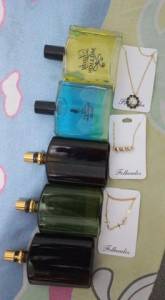 5 Perfumes De 100 Ml+2 Colares