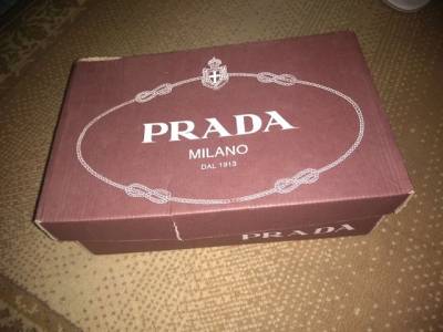 Vende-se Este Tnis Prada Nmero 34