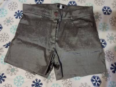 Shorts Semi Novo