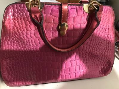 Vendo Bolsa Semi Nova - Pink Brilhosa