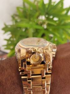 Relgios Invicta Zeus Magnum.