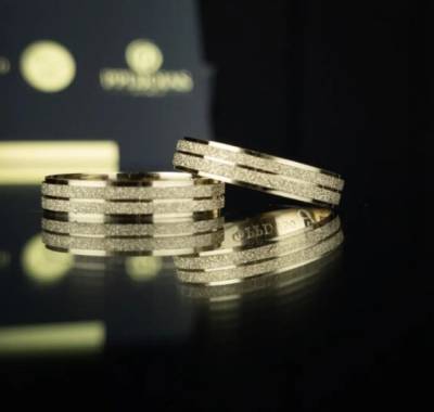 Par De Alianas Satturnos - Ouro 18k