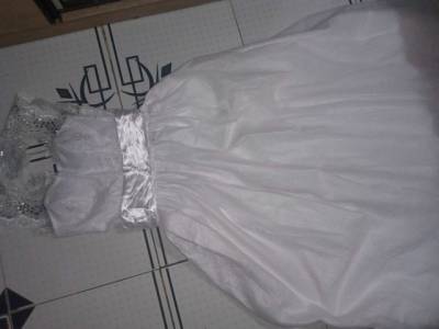 Vendo Vestido De Noiva Com Armao E Vu R$350