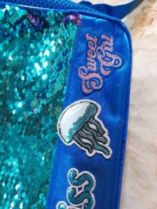 Mochila Com Acabamento Em Lantejoulas / Paet