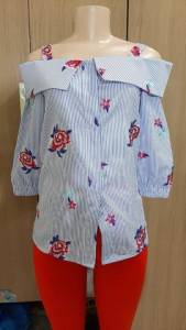 Blusa Em Cambraia Bordada.