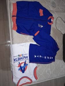 Vendo Farda Educ. Fsica E Jaqueta Colgio Anchieta