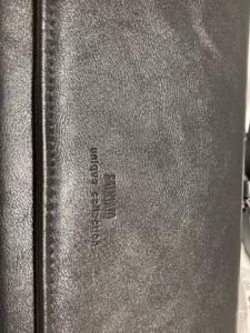 Vendo Uma Carteira Tipo Bolsa Com Ala