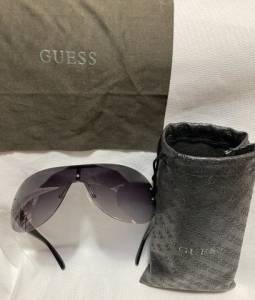 Vendo Um culos Da Guess Com Estojo