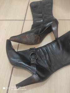 Bota Preta Em Couro 39