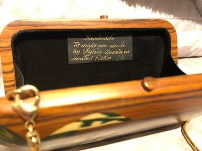 Bolsa Clutch Sy&vie Artesanal Madeira Florais Ala Dourada - Nova / Original