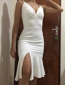 Vestido Cor Off Com Fenda