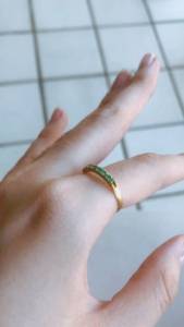 Meia Aliana Em Ouro 18k E Esmeraldas