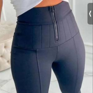 Cala Lipo Com Cinta Modeladora.