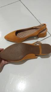 Sapato Bico Fino Amarelo Mostarda