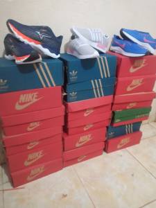 Vendo 12 Pares Tnis Novos 600 Reais