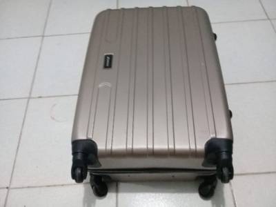 Vendo Uma Mala De Viagem