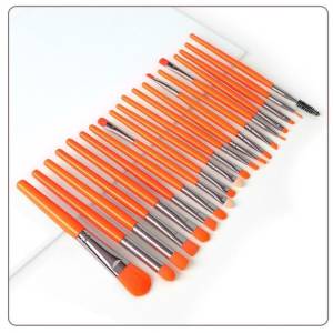 Kit Com 20 Pincis Por 25,99