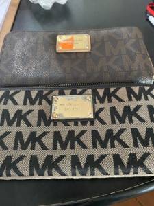 Carteira M K  Cada
