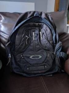Mochila Oakley Preta