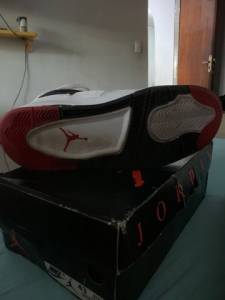 Tnis Air Jordar 4