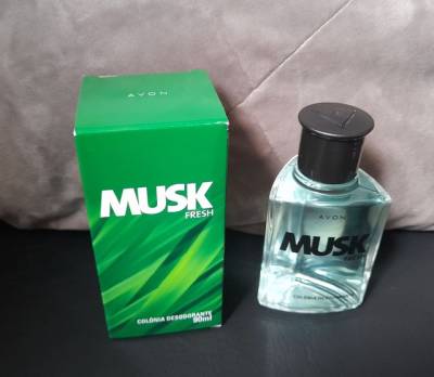 Colnia Desodorante Musk Fresh.