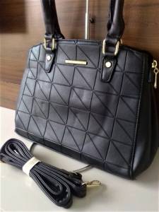 Bolsa Grande Acompanhada De Ala Transversal