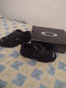 Botinha Da Oakley Nova