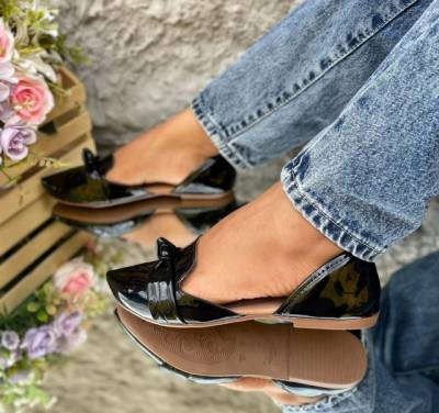 Mules & Sapatilhas