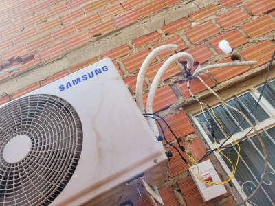 Central De Ar,9000 Btus,lavada Com Gs,($450)