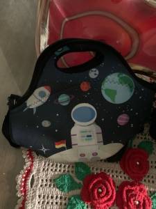 Bolsa Em Neoprene Com Rodinhas + Estojo + Lancheira