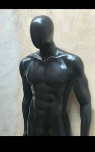 Maniquim Preto Semi Novo Oportunidade