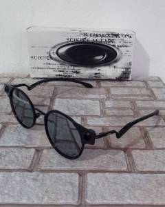 culos Oakley Deadbolt