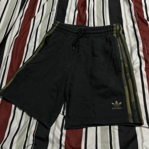 Bermuda Adidas Camuflada