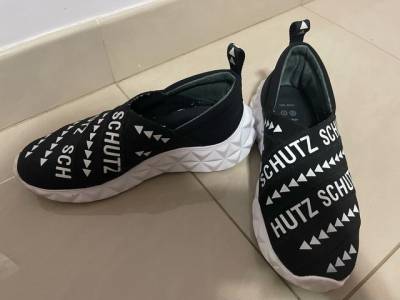 Tnis Schutz Preto