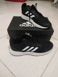 Tnis Adidas Novo 44