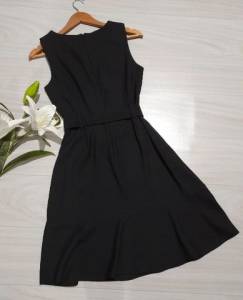 Vestido Preto Com Cinto Da Renner.