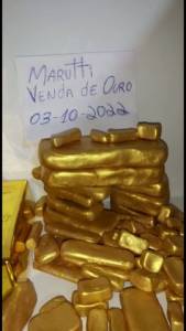 Pepitas De Ouro Naturais E Barras De Ouro Puro