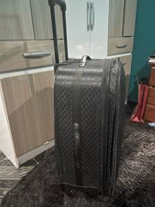 Mala Nova * 28kg 150reais