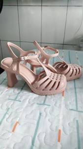 Salto Melissa Rosa Claro