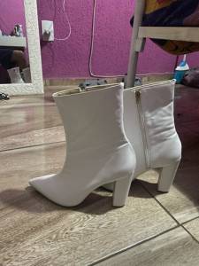 Bota Branca De Salto