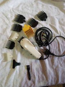 Mquina De Cortar Cabelo Semi Nova 350$$