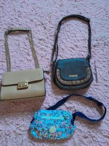 Lote De Bolsas $$ 100 Reais Ou Cada Uma Por 40