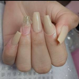 Procuro Modelo Alongamento