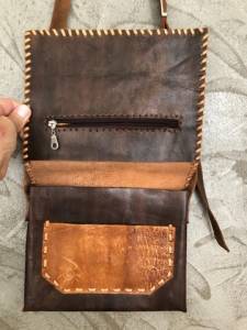 Bolsa  Em Couro De Tiracolo