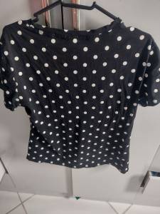 Blusa Preta Com Bolinhas Brancas