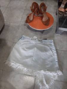 Saia Jeans Nova Destroyed Six One - Tam. 38