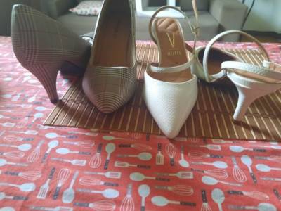 2 Pares De Sapatos Novos